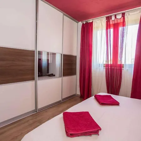 - Porec 1 * Nova Vas (Porec)